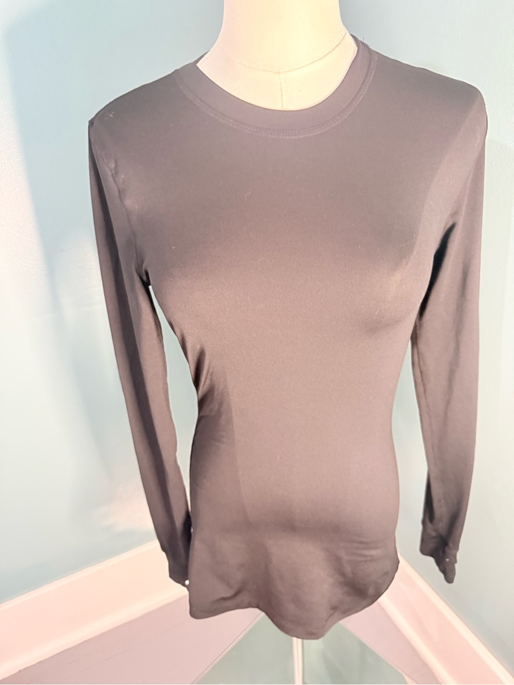 Cuddl Duds Black Lightweight Stretch Layering Top Thumbholes S
